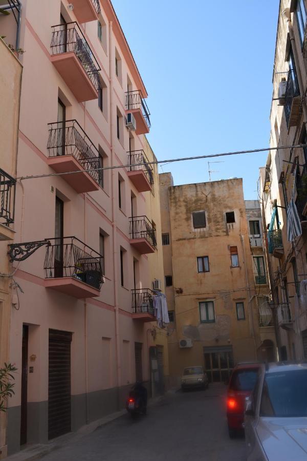 Al Civico 1 Apartments Trapani Exterior photo